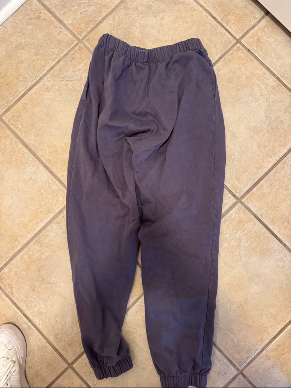 Brandy Melville Relaxed Elastic-Waist Jogger Pants